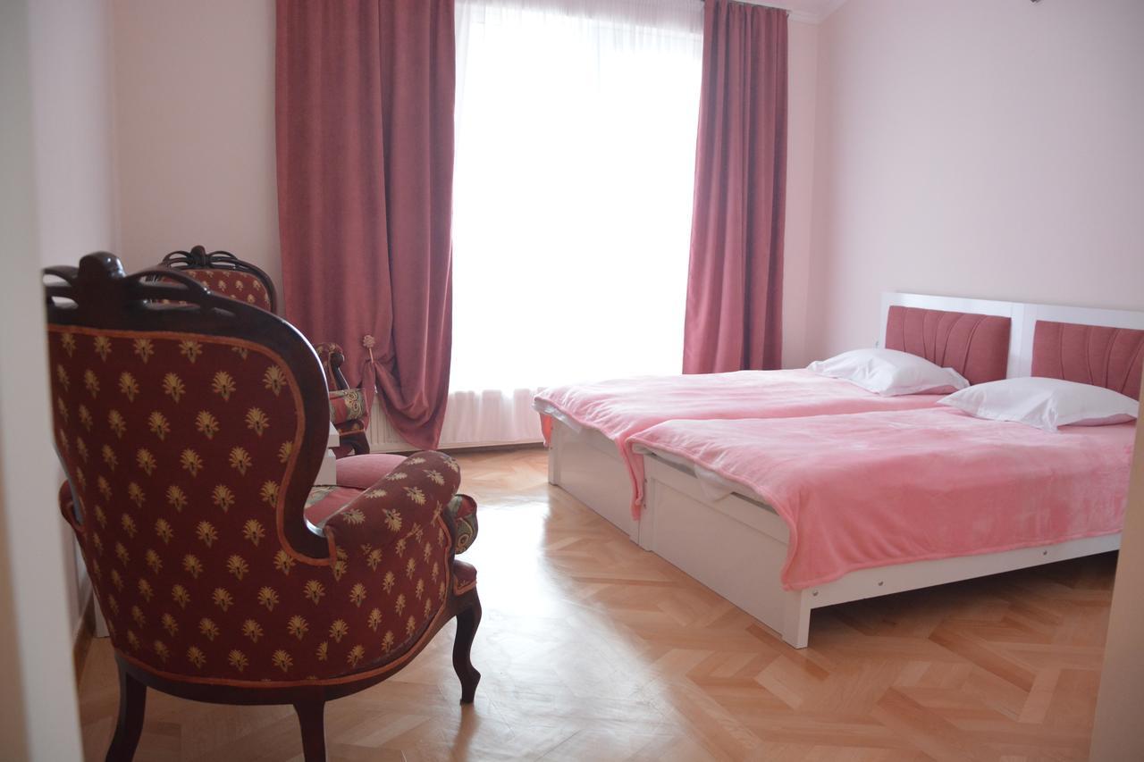 Hotel Renesans Tiflis Exterior foto